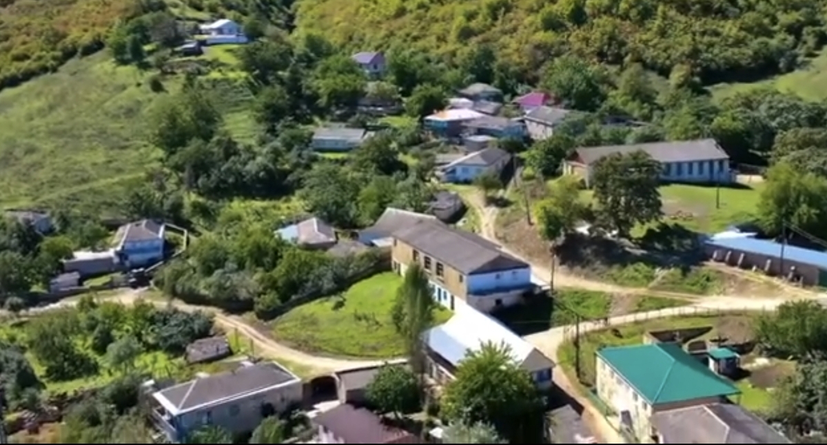 Село Чумли. Кадр видео АМИРАН СУЛТАНОВ Ханский сын / YouTube