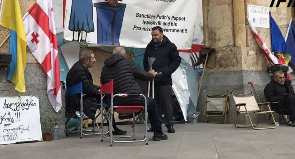 Участники голодовки у парламента Грузии. Ноябрь 2025 г. Фото: IPN