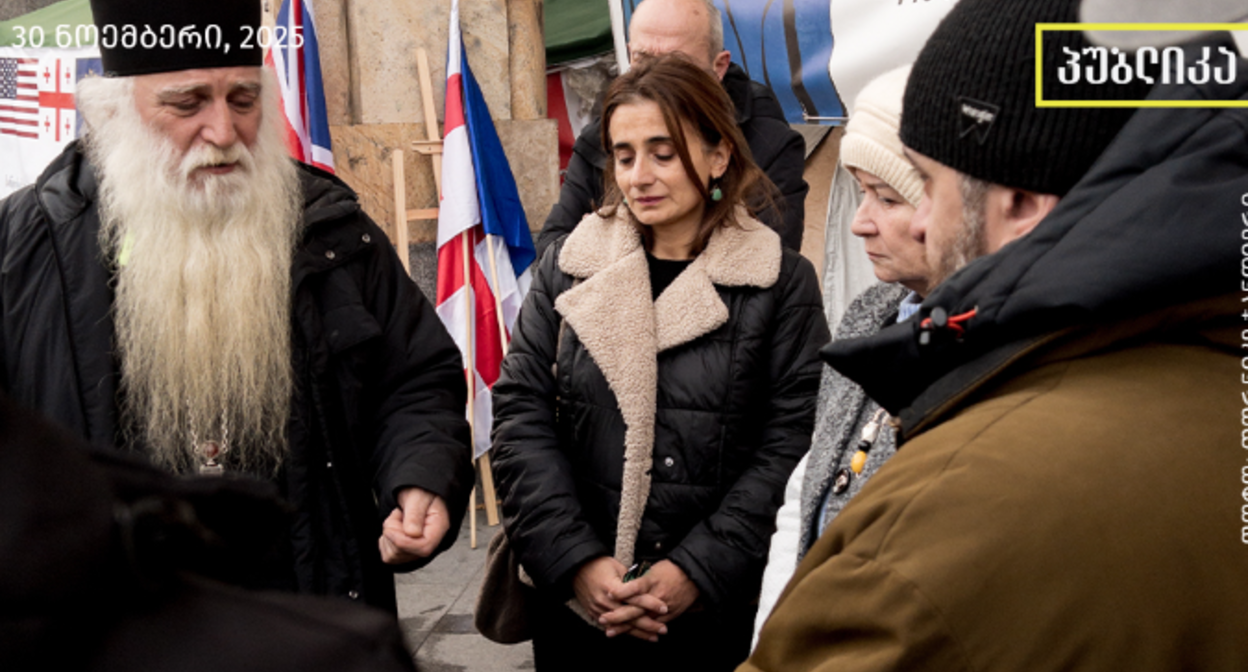 Архимандрит Дороте Курашвили и участники голодовки. Скриншот фото Publika от 30.11.25,https://publika.ge/