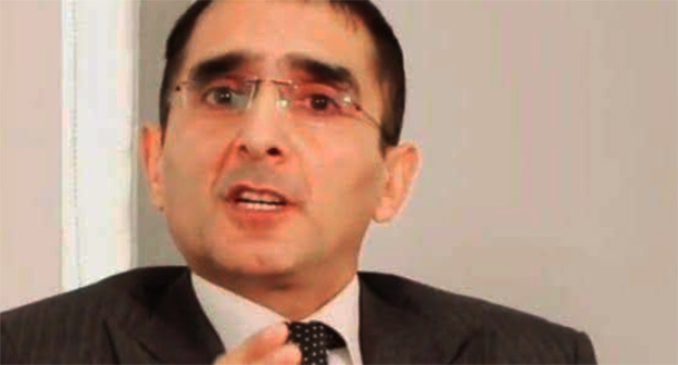 Мурад Султанли. Скриншот фотографии со страницы Натига Адилова, 17 декабря 2025 г., https://www.facebook.com/photo/?fbid=10238936297361641&set=a.2117380289798 (компания Meta, владеющая социальной сетью, запрещена в России).