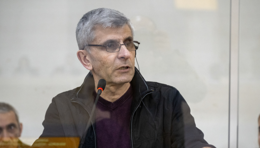 Давид Ишханян в суде. Скриншот фото "Азертадж" от 26.12.25, https://azertag.az/ru/xeber/sudebnoe_rassmotrenie_po_delu_o_grazhdanah_armenii_zaversheno-3941531.