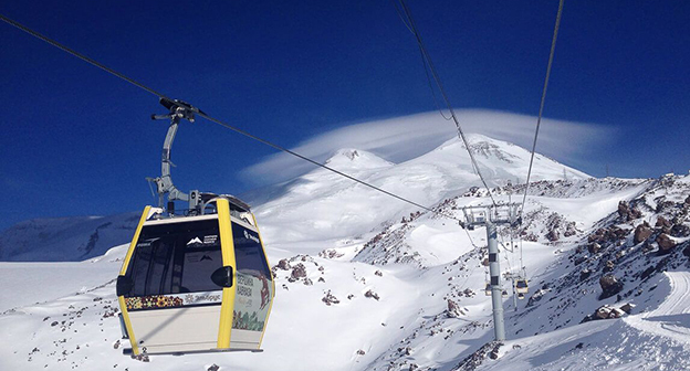 Канатная дорога на "Эльбрусе. Фото: «Северо-Кавказские новости» https://sk-news.ru/upload/iblock/63e/c7gfsboyq18ju21rdf1vcxwsnxr8vzqc/IMG_3355.jpg Канатная дорога на "Эльбрусе. Фото: «Северо-Кавказские новости» https://sk-news.ru/upload/iblock/63e/c7gfsboyq18ju21rdf1vcxwsnxr8vzqc/IMG_3355.jpg