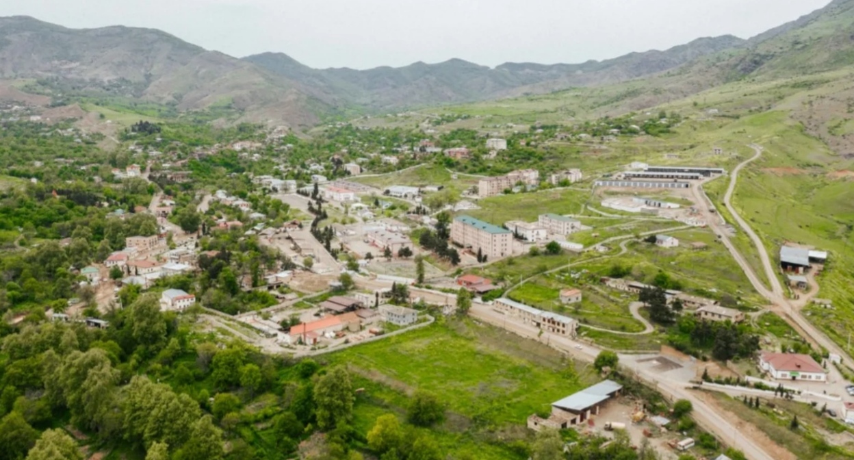 Ходжавенд. Фото: Report https://report.az/ru/infrastruktura/v-hodzhavende-v-2026-godu-zaplanirovan-remont-792-chastnyh-domov