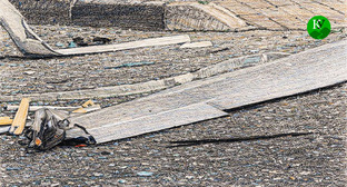 Обломки беспилотника. Иллюстрация создана "Кавказским узлом" при помощи ИИ в программе Copilot