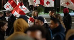 Протестующие на проспекте Руставели. Фото: Мариам Кавшбая / Publika