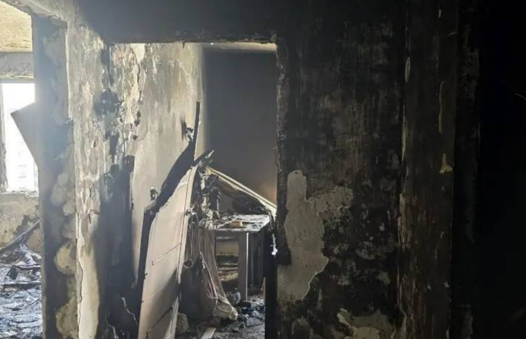 Одна из поврежденных квартир. Скриншот фото из Telegram-канала Евгения Наумова от 18.03.26, https://t.me/emnaumov/7148