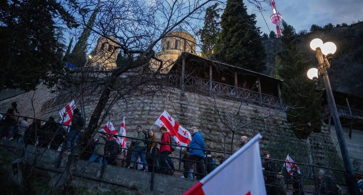 Участники марша солидарности в Тбилиси, 31 марта 2026 года. Фото: Nino Kikvadze / Publika 