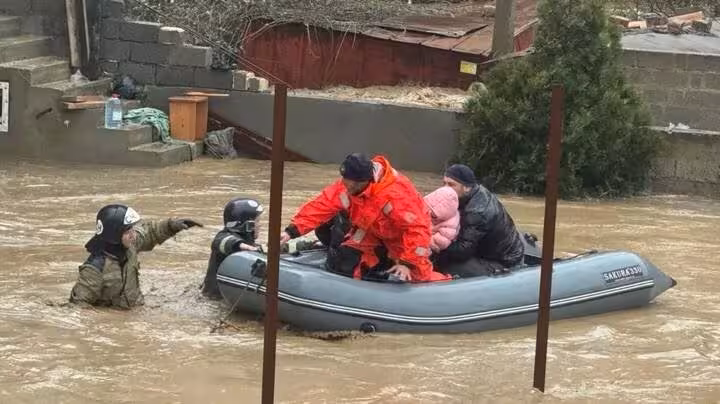 Наводнение в Дагестане. 30 марта 2026 г. Фото: Пресс-служба ГУ МЧС России по Республике Дагестан Наводнение в Дагестане. 30 марта 2026 г. Фото: Пресс-служба ГУ МЧС России по Республике Дагестан