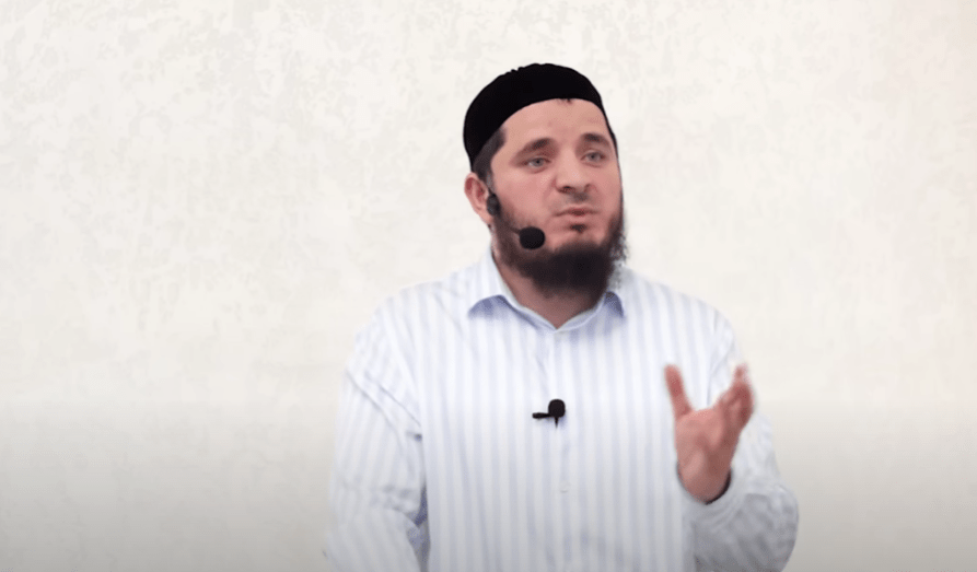 Мухаммад Тамасханов. Кадр видео на YouTube-канале имама https://www.youtube.com/watch?v=2CRjKZBFhVY