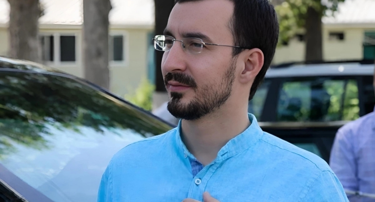 Талеха  Багирзаде. Фото: https://musavat.ru/ru/news/syn-taleha-bagirzade-slomal-nos-17-letnej-devushke_1252200.html