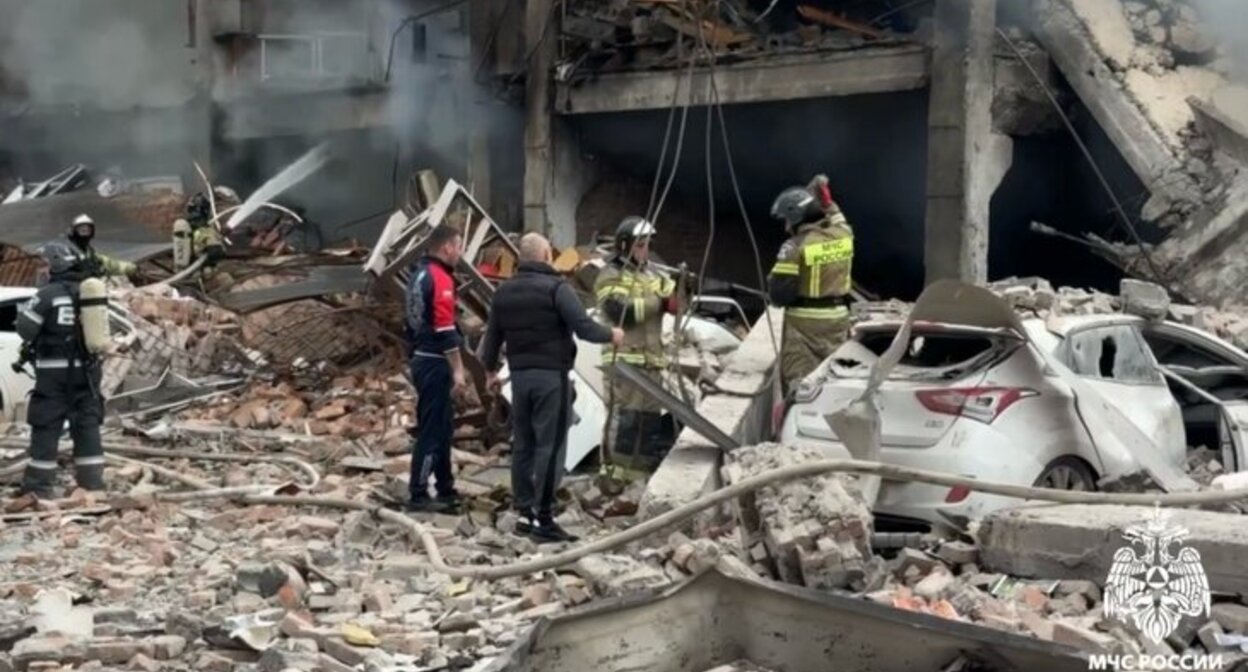 На месте взрыва во Владикавказе. 10 апреля 2026 г. Фото: МАХ/"МЧС Северной Осетии"
