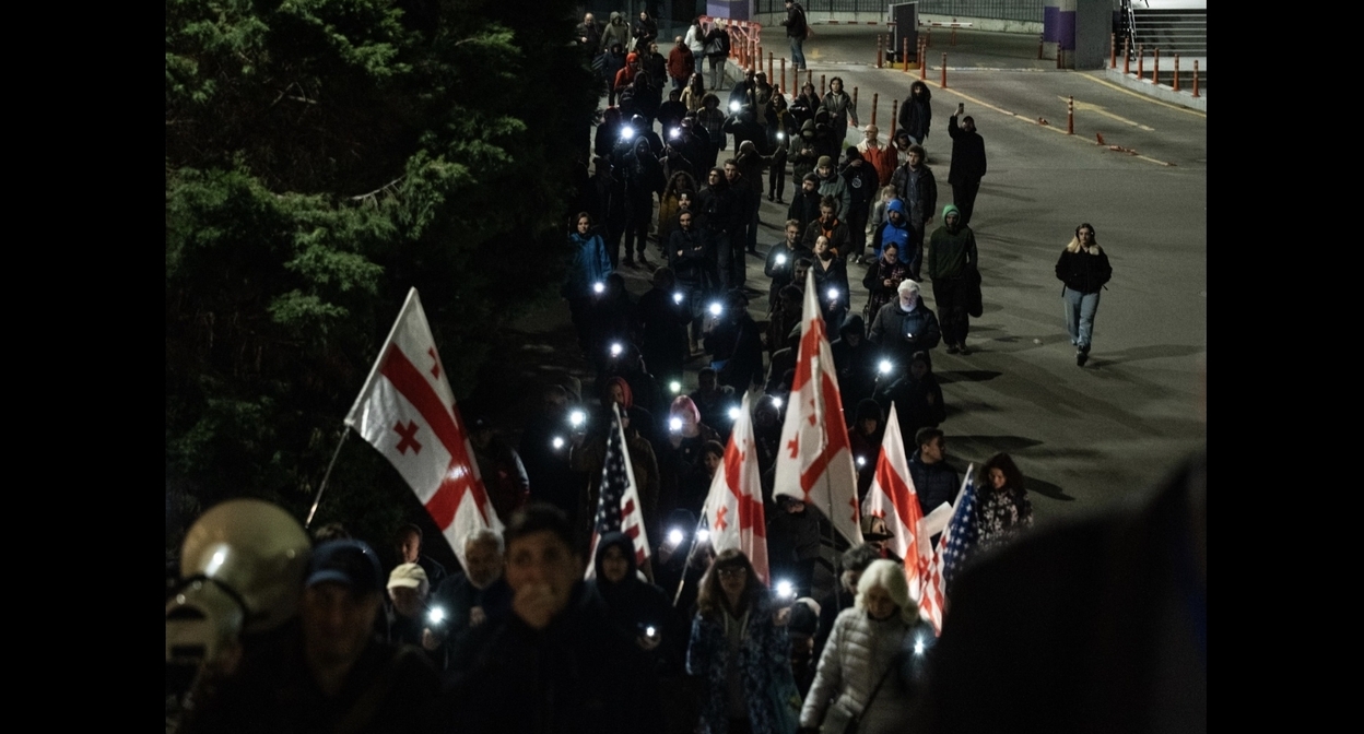 Участники марша в Тбилиси, 24 апреля 2026 года. Фото: