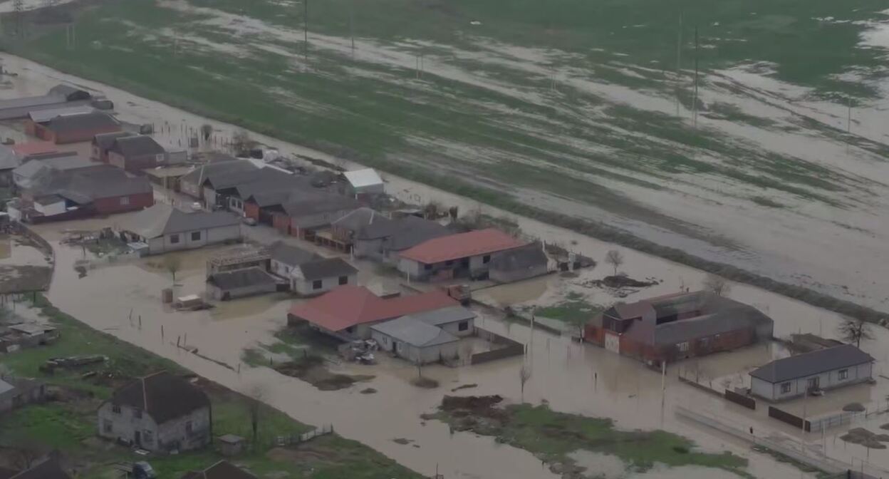 Наводнение в Чечне. Фото: https://verstka.media/navodnenie-v-chechne-vveden-rezhim-chs-evakuirovany-sotni-zhitelej