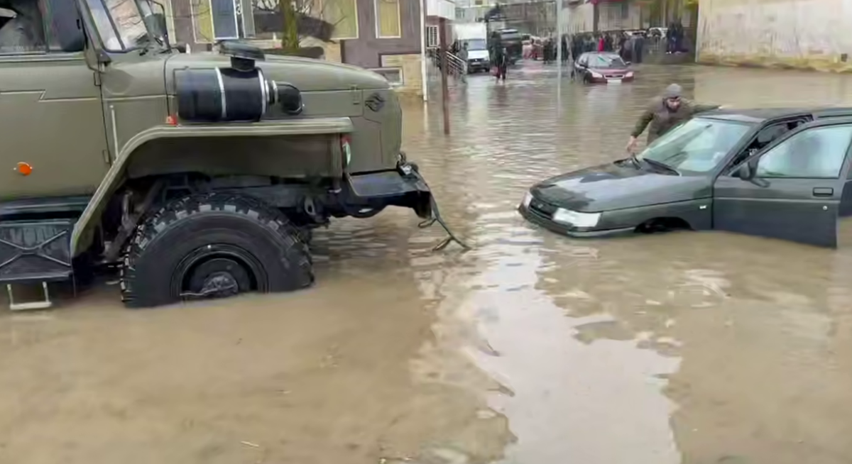 Подтопления в Махачкале. Стоп-кадр видео администрации города от 30.03.26, https://t.me/makhachkalaofficial/20928 Подтопления в Махачкале. Стоп-кадр видео администрации города от 30.03.26, https://t.me/makhachkalaofficial/20928