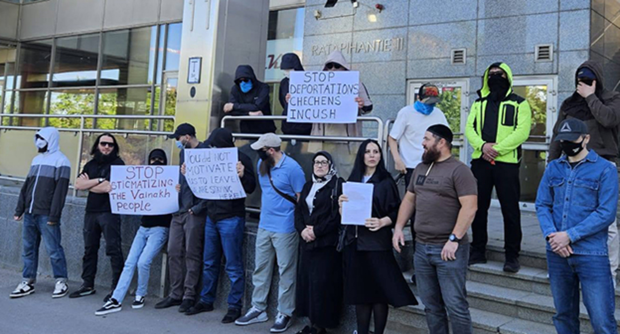Акция в защиту прав вайнахских беженцев. 22 июня 2026 г. Фото: https://www.facebook.com/photo/?fbid=122119393983275463&set=pcb.122119394163275463 принадлежит компании Meta деятельность которой запрещена в России