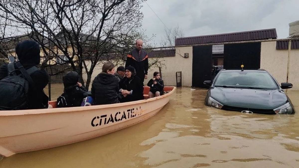 Наводнение в Дагестане. Фото: Пресс-служба МЧС Дагестана Наводнение в Дагестане. Фото: Пресс-служба МЧС Дагестана