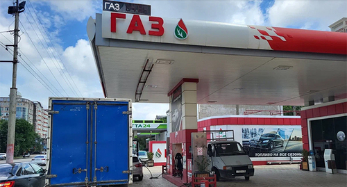 Заправка газом в Махачкале. Фото Олега Ионова для "Кавказского узла"