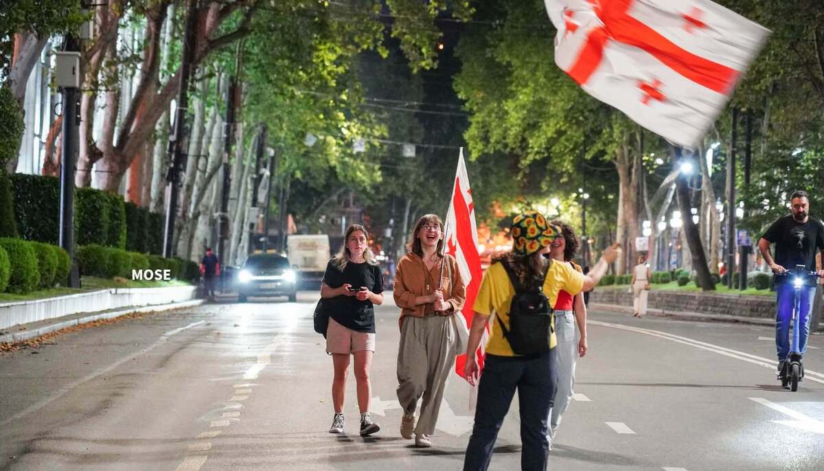 Протестующие на проспекте Руставели, 23 июля 2026 года. Фото: Mo Se / Facebook*