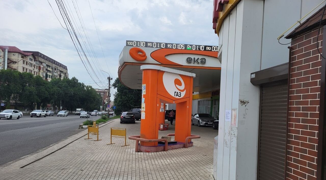 АЗС Eko закрыта без объяснения причин. Фото корреспондента "Кавказского узла".