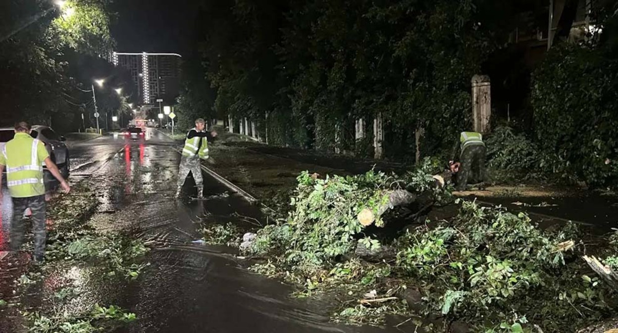 Последствия урагана в Ростове-на-Дону. Фото из телеграм-канала мэра города Александра Скрябина – https://t.me/SkryabinAlexander/4471