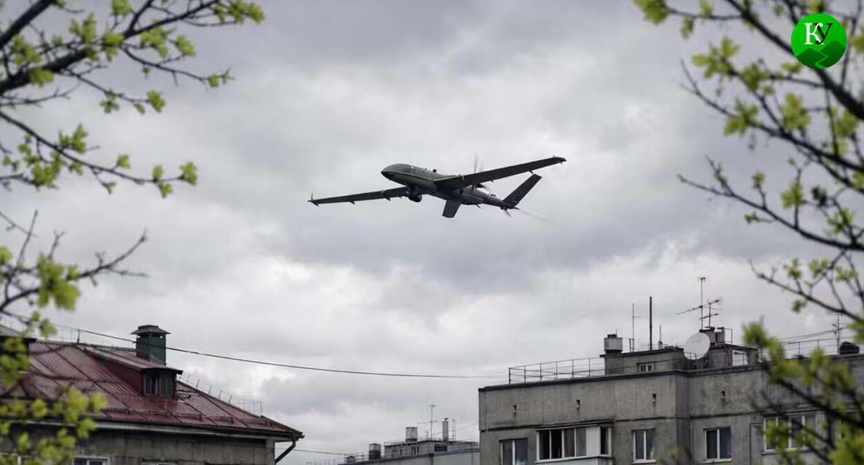 БПЛА в полете. Иллюстрация создана «Кавказским узлом» с помощью ИИ в программе Copilot