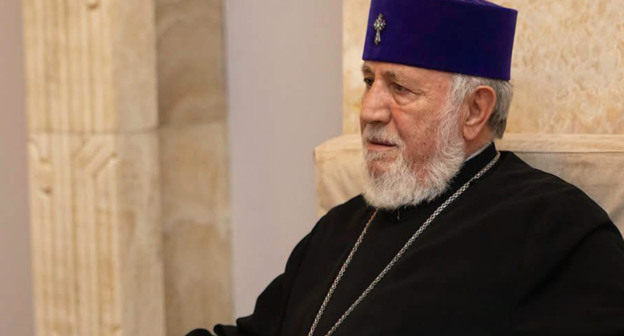 Гарегин Второй на встрече с депутатами. Скриншот фото https://armeniatoday.am/politics-ru/internal-policy/1110250/ от 02.08.26 Гарегин Второй на встрече с депутатами. Скриншот фото https://armeniatoday.am/politics-ru/internal-policy/1110250/ от 02.08.26