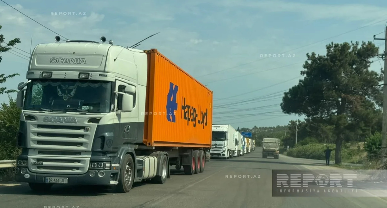 Дальнобойщики из Азербайджана пожаловались на задержки при въезде в Грузию. Фото: Report / https://report.az/ru/v-regione/azerbajdzhanskie-dalnobojshiki-v-gruzii-nedelyami-ne-mogut-projti-tamozhnyu-v-mid-napravlen-zapros Дальнобойщики из Азербайджана пожаловались на задержки при въезде в Грузию. Фото: Report / https://report.az/ru/v-regione/azerbajdzhanskie-dalnobojshiki-v-gruzii-nedelyami-ne-mogut-projti-tamozhnyu-v-mid-napravlen-zapros