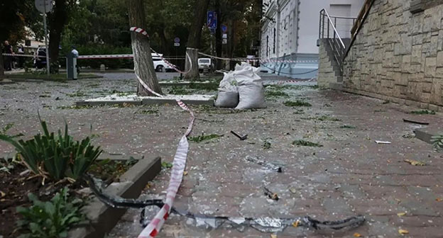 Последствия атаки БПЛА в Ростове-на-Дону. 7 сентября 2026 г. Фото: МАКС-канал Юрия Слюсаря Последствия атаки БПЛА в Ростове-на-Дону. 7 сентября 2026 г. Фото: МАКС-канал Юрия Слюсаря