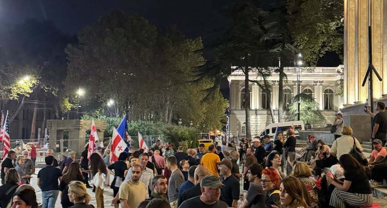 Протестующие у парламента Грузии, 17 сентября. Фото: Giorgi Mumladze / Facebook* Протестующие у парламента Грузии, 17 сентября. Фото: Giorgi Mumladze / Facebook*