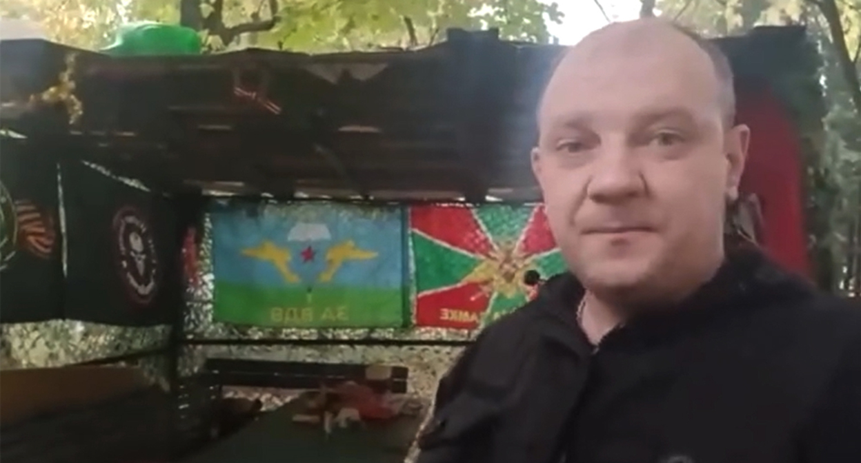Житель Москвы записывает видео с извинениями перед жителями Чечни. Кадр из видео https://www.instagram.com/p/DdvqpTGoRus (деятельность компании Meta (владеет Facebook, Instagram и WhatsApp) запрещена в Росси).
