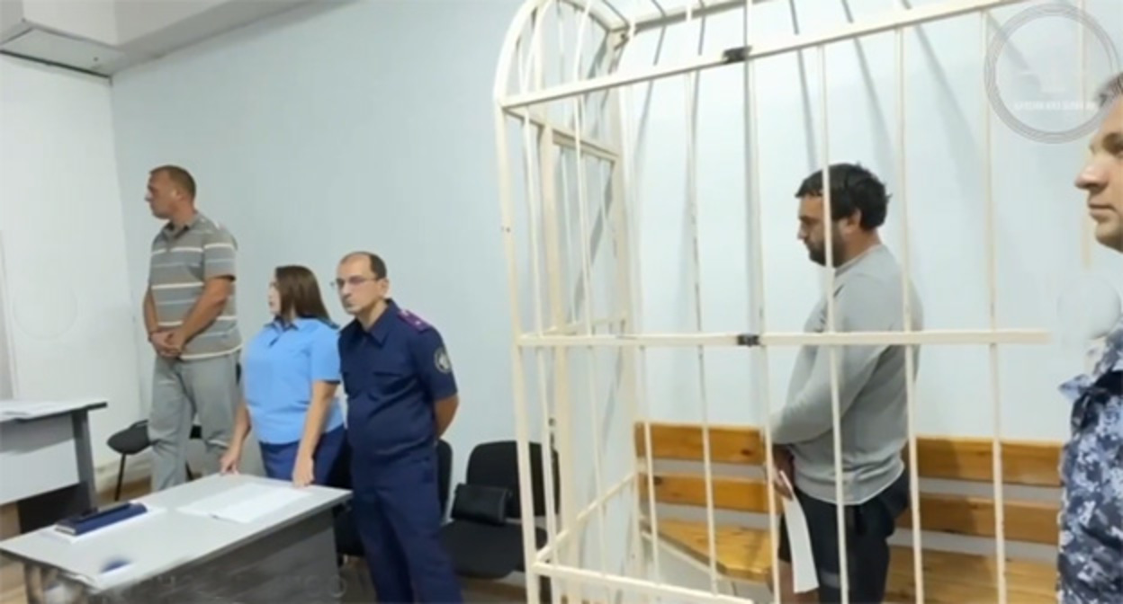 Сергей Крбашян в зале суда. Скриншот видео https://incidentia.ru/news/v-sochi-organizatory-smertelnoy-ekskursii-na-2026-08-04