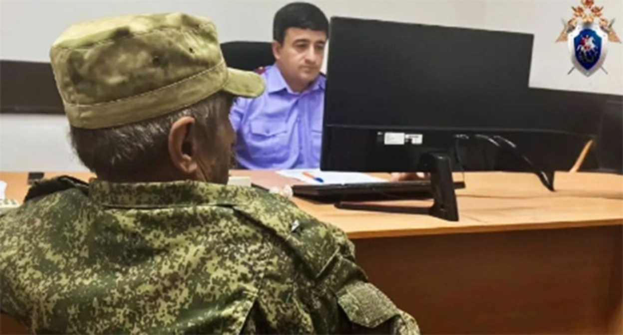 Задержанный во время допроса. 12 октября 2026 г. Фото: https://t.me/dagestan_sledcom05/4816
