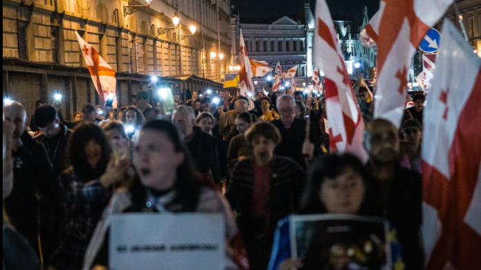 Шествие в Тбилиси 17.10.26. Фото Publika https://www.facebook.com/photo/?fbid=1903792777686930&set=pcb.1903792937686914 (деятельность компании Meta, владеющей соцсетью, запрещена в России) Шествие в Тбилиси 17.10.26. Фото Publika https://www.facebook.com/photo/?fbid=1903792777686930&set=pcb.1903792937686914 (деятельность компании Meta, владеющей соцсетью, запрещена в России)