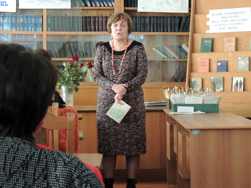 Вера Хачатрян, преподаватель русского языка школы №7 г.Степанакерта читает отрывки из творчества Мастера. Вера Хачатрян, преподаватель русского языка школы №7 г.Степанакерта читает отрывки из творчества Мастера.