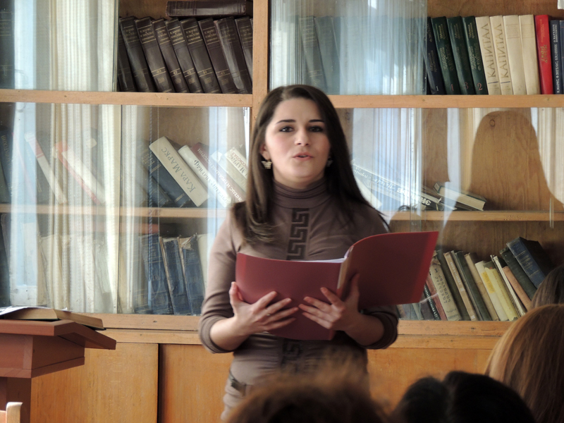 Лусине читает зарисовку из рассказов Мастера. Лусине читает зарисовку из рассказов Мастера.