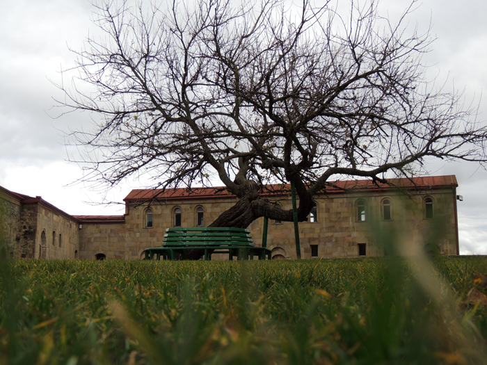 Административное здание монастыря Гандзасар. Административное здание монастыря Гандзасар.