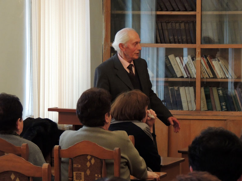 Роберт Каграмянян, работник журнала "Мшакуйт". Роберт Каграмянян, работник журнала "Мшакуйт".