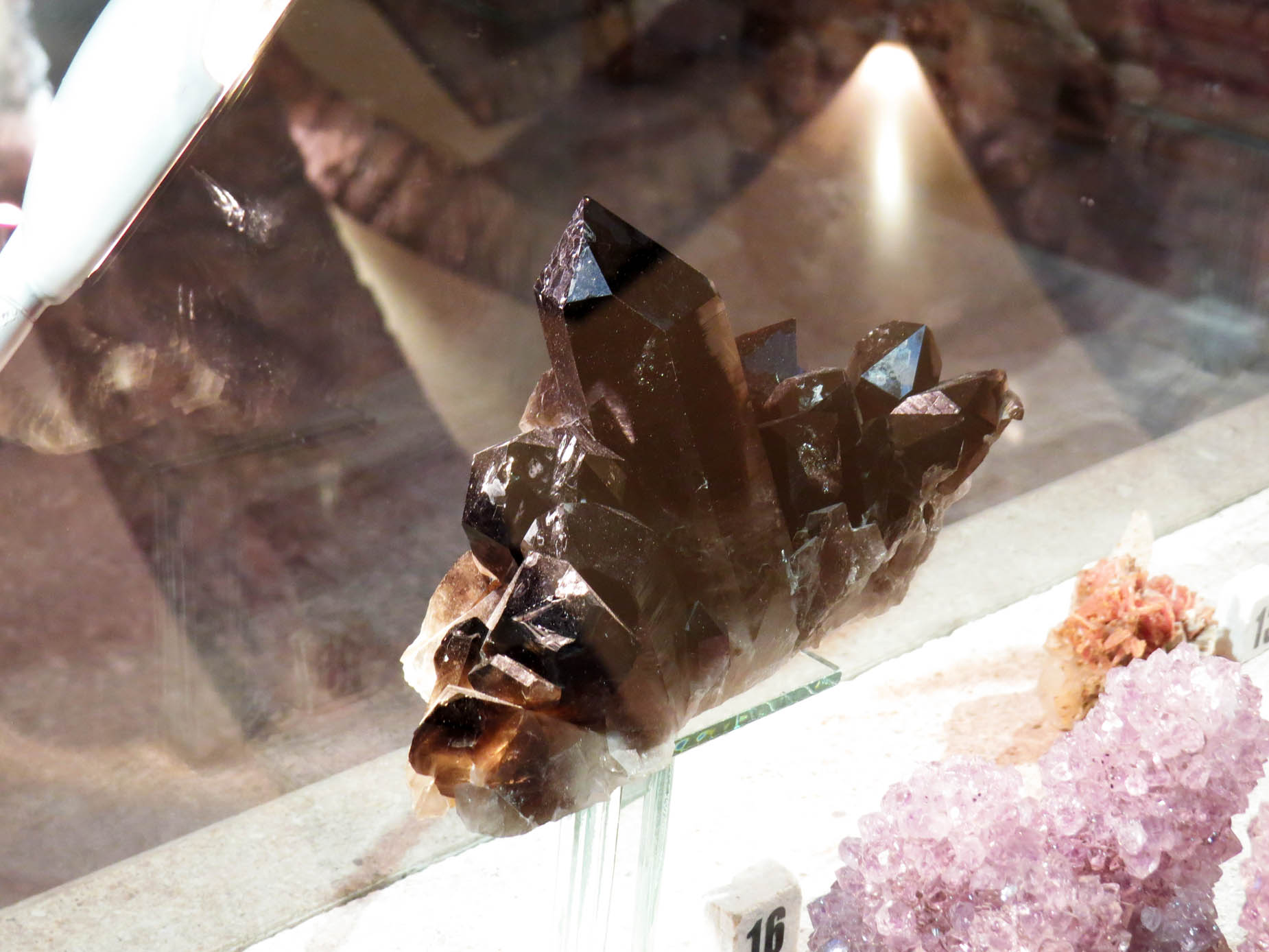 Камень Морион или же Цыганский камень. Камень Морион или же Цыганский камень.