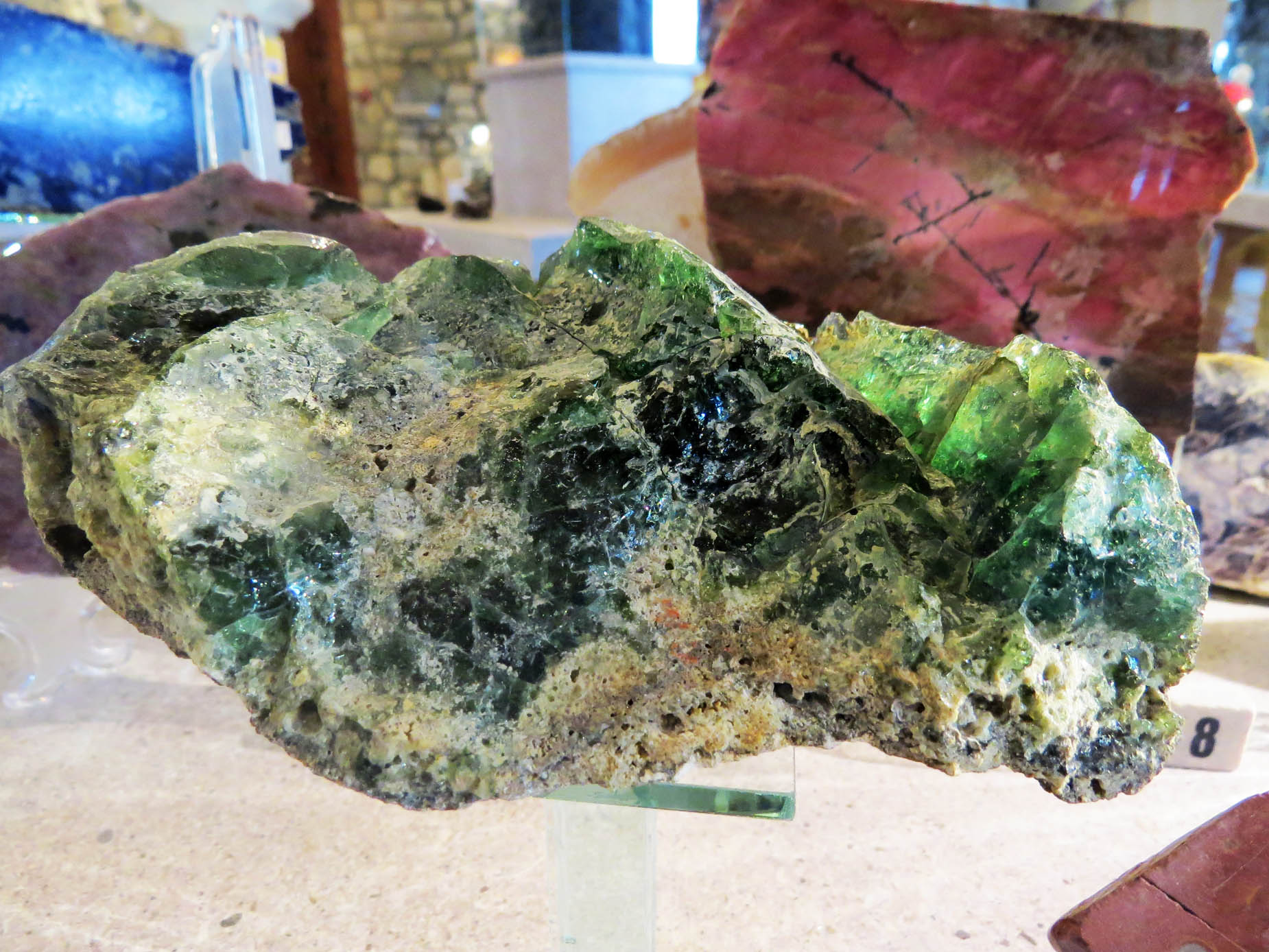 Камень Фульгурит. Были найдены на вершинах Малого и большого Арарата и Арагаца. Камень Фульгурит. Были найдены на вершинах Малого и большого Арарата и Арагаца.