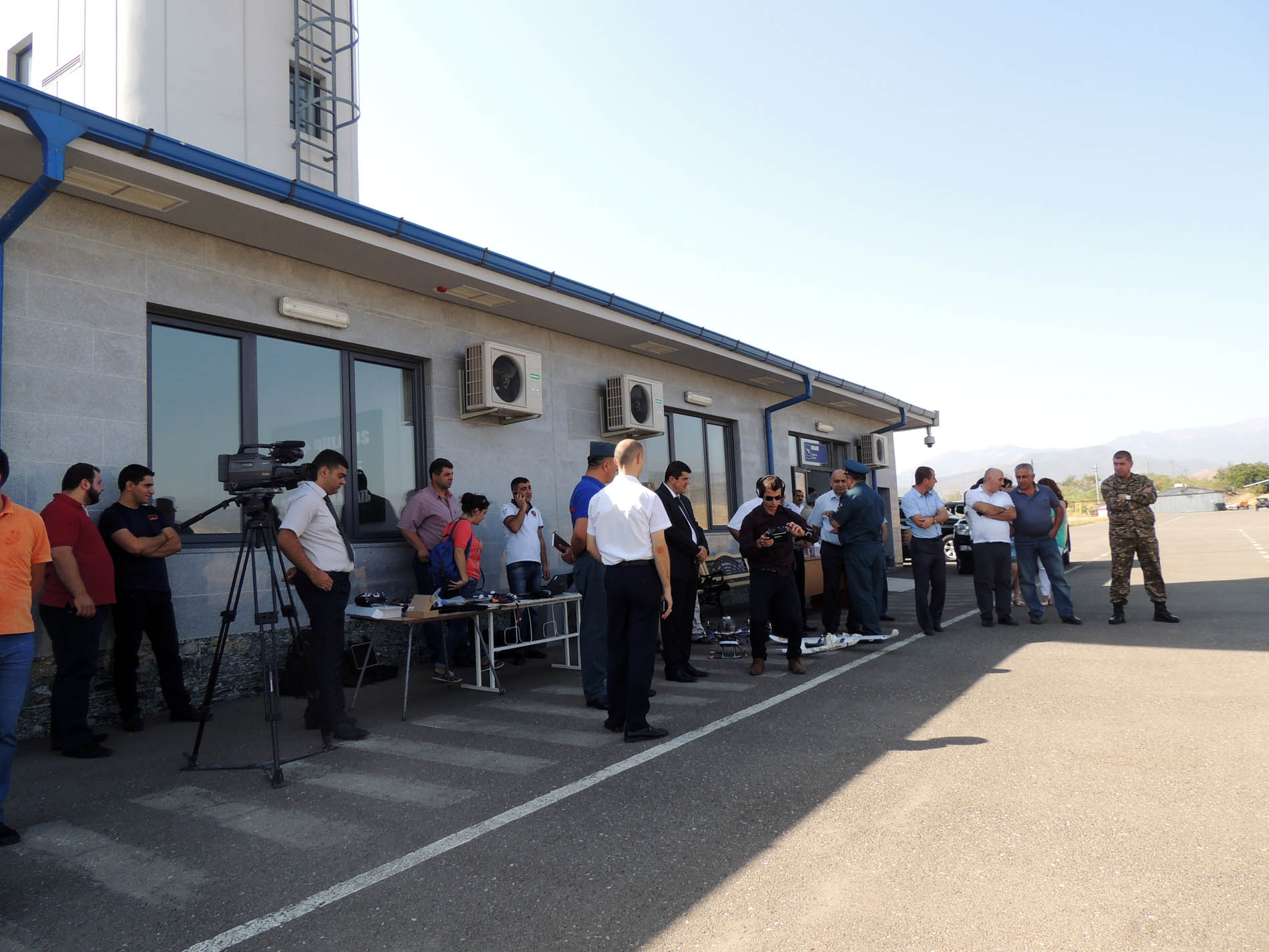 Перед началом авиашоу. Перед началом авиашоу.