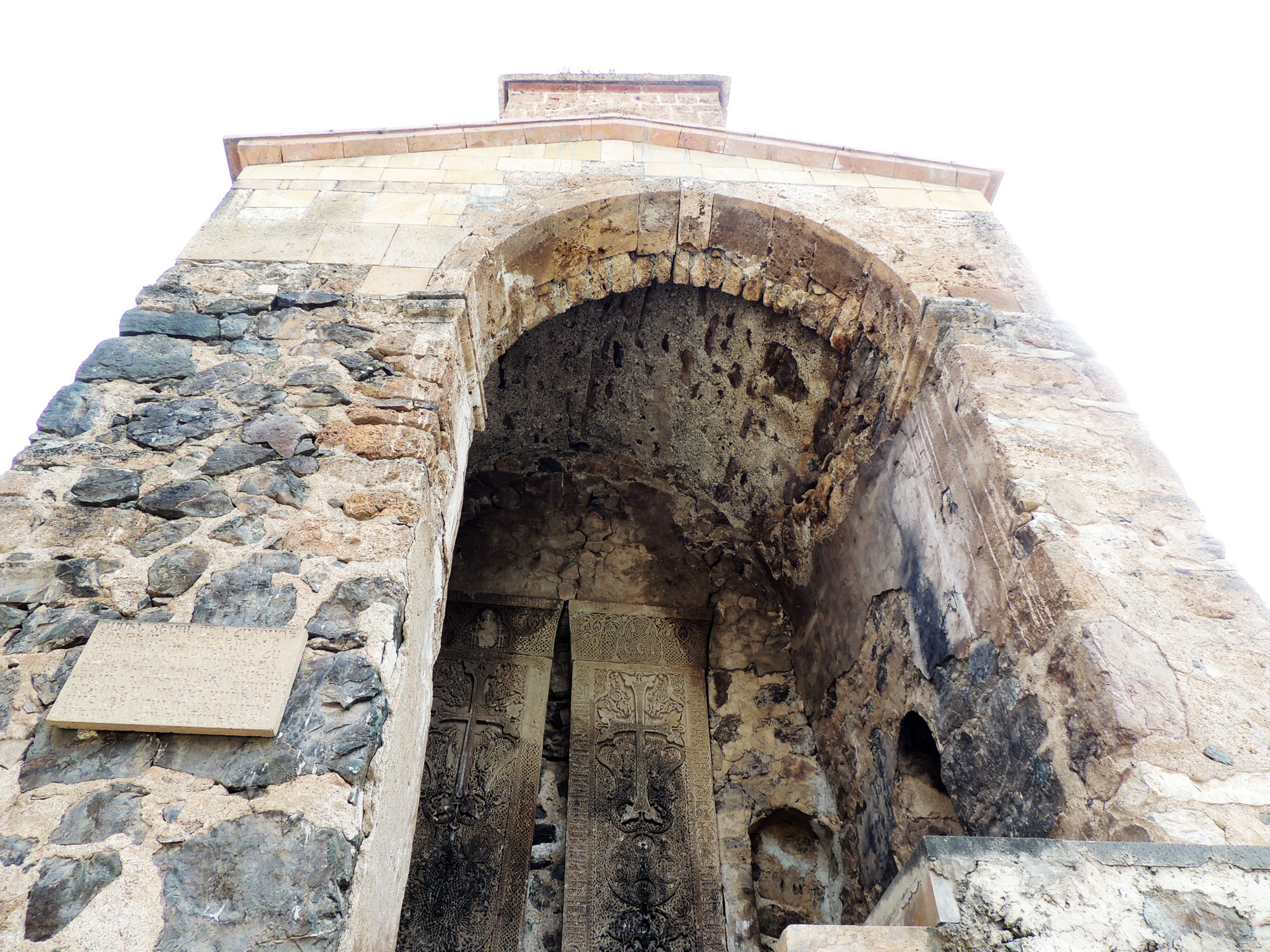 Дадиванк. Хачкары. Дадиванк. Хачкары.