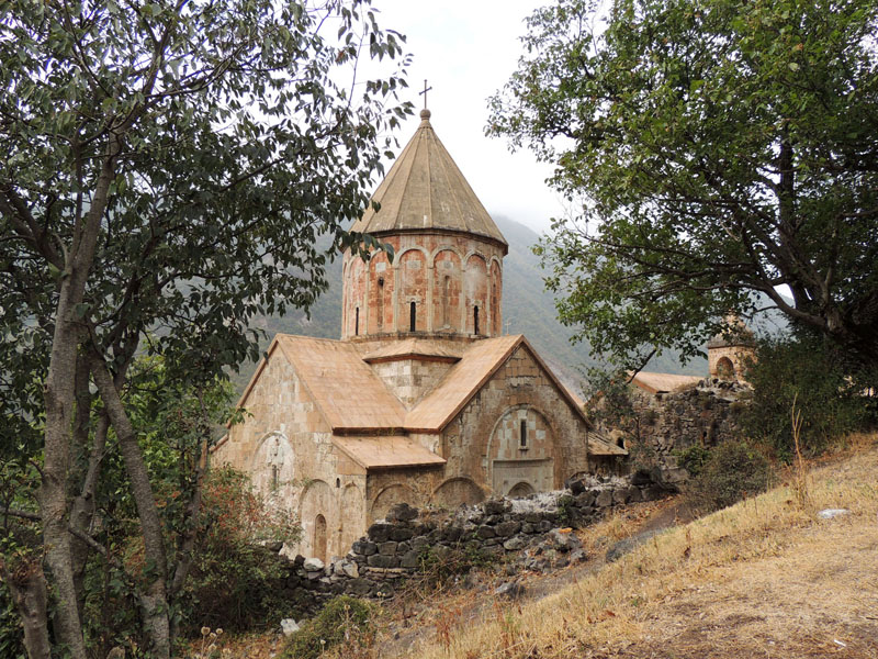 Монастырь Дадиванк (4+-6 вв.), восточная её Монастырь Дадиванк (4+-6 вв.), восточная её