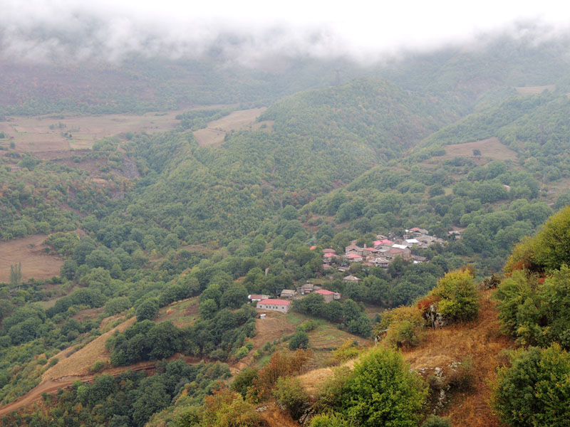 Фото снято с канатной дороги. Фото снято с канатной дороги.