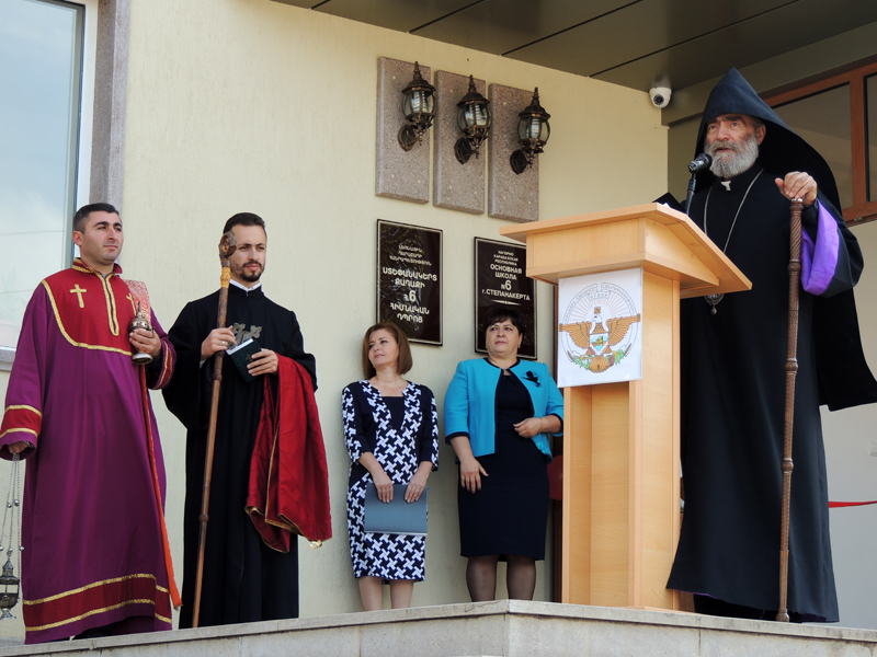 Нредводитель Арцахской Епархии ААЦ архиепископ Паргев Мартиросян Нредводитель Арцахской Епархии ААЦ архиепископ Паргев Мартиросян