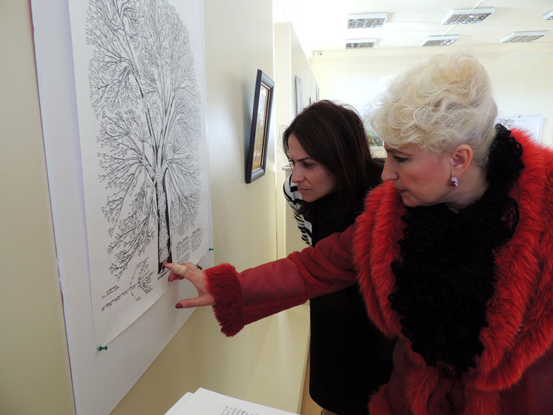 Посетители конкурса увидели что-то интересное. Посетители конкурса увидели что-то интересное.