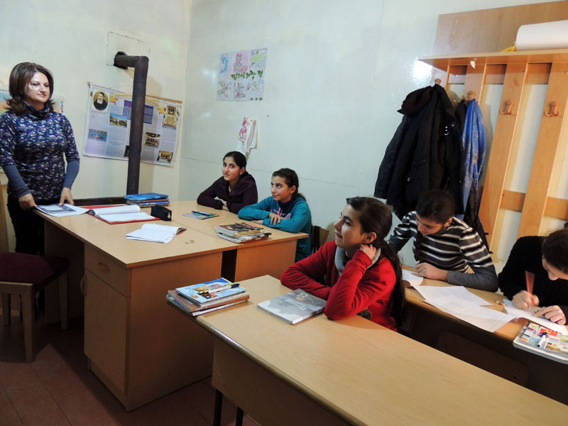 Гаяне Тадевосян, преподаёт историю Армении, 8 класс Гаяне Тадевосян, преподаёт историю Армении, 8 класс