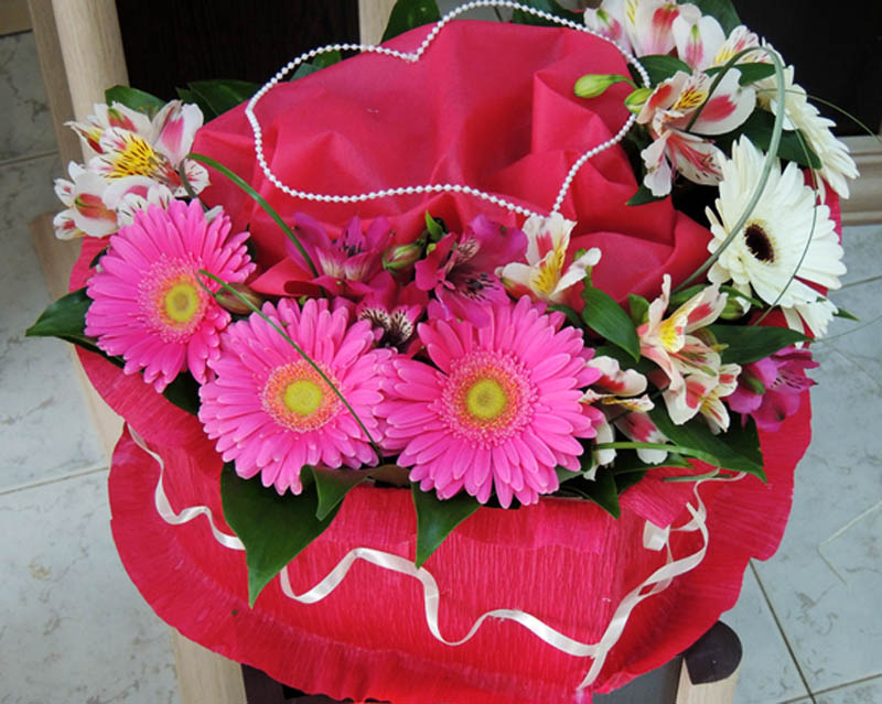 Поздравляю с Днём Красоты и Материнства! Поздравляю с Днём Красоты и Материнства!