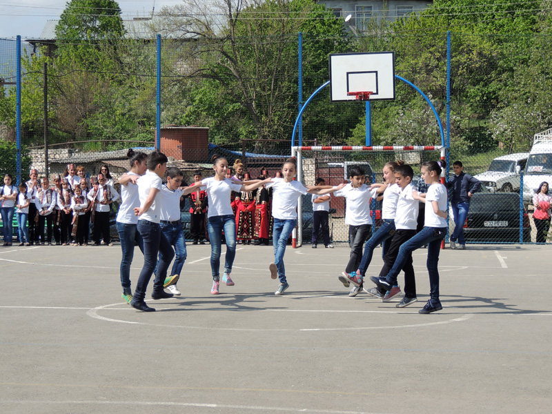 Дети из школы Нор-Сейсулан. Дети из школы Нор-Сейсулан.