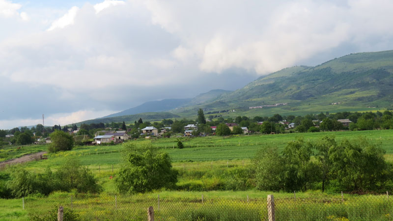 Часть домов с.Норагюх Аскеранского района.  В селе 380 домов, проживает 1531 человек.