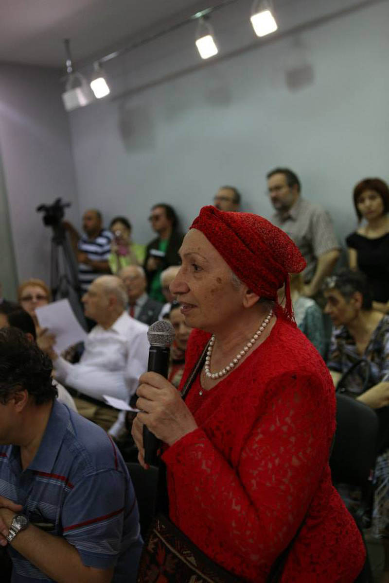 Своё мнение о произведениях Ашот Бегларяна говорит писательница Гоар Рштуни. Своё мнение о произведениях Ашот Бегларяна говорит писательница Гоар Рштуни.